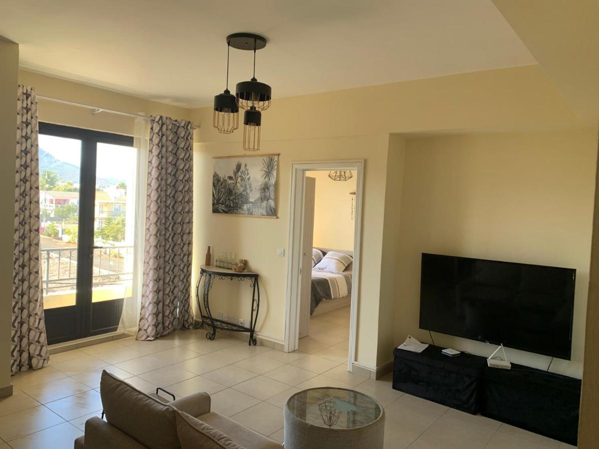 Modern Apartment Close To Flic En Flac Beach Exterior foto